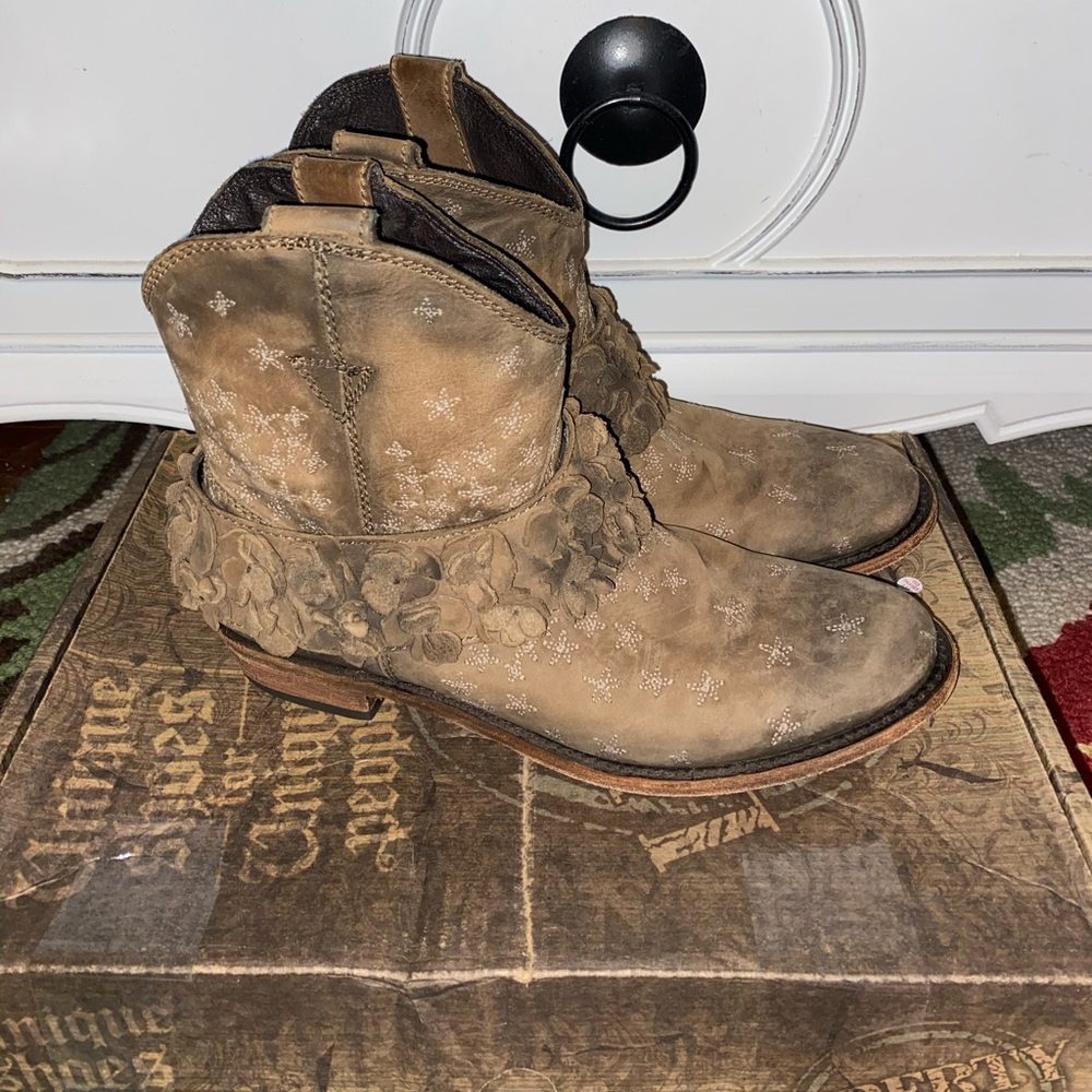 Liberty Black booties